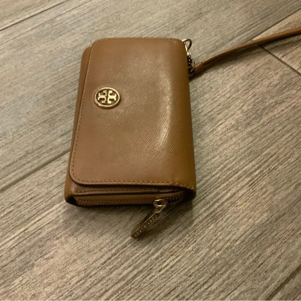Tory Burch classic zip